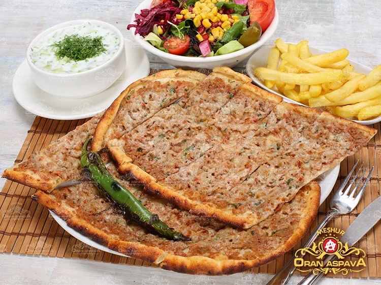 Kıymalı Kaşarlı Pide